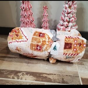 Pastel Pink Gingerbread Throw Blanket-NWT